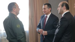 Активизировать борьбу с незаконным использованием недр и вырубкой деревьев, браконьерством: председатель Следственного комитета Артур Погосян с рабочим визитом посетил следственные подразделения Сюникского марза